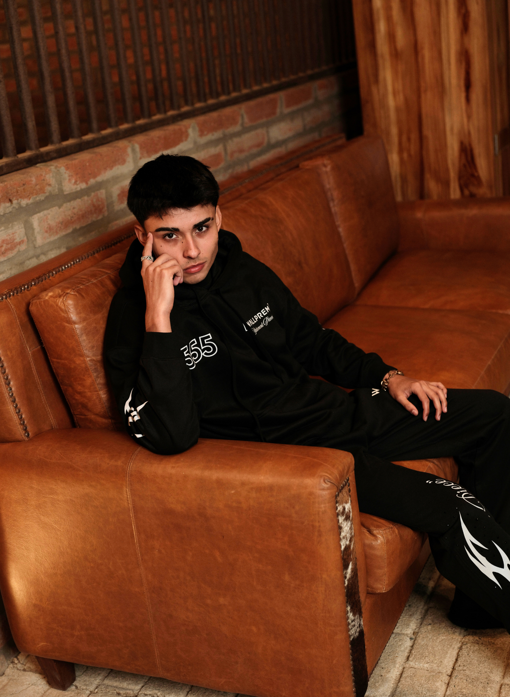 HOODIE STATEMENT BLACK